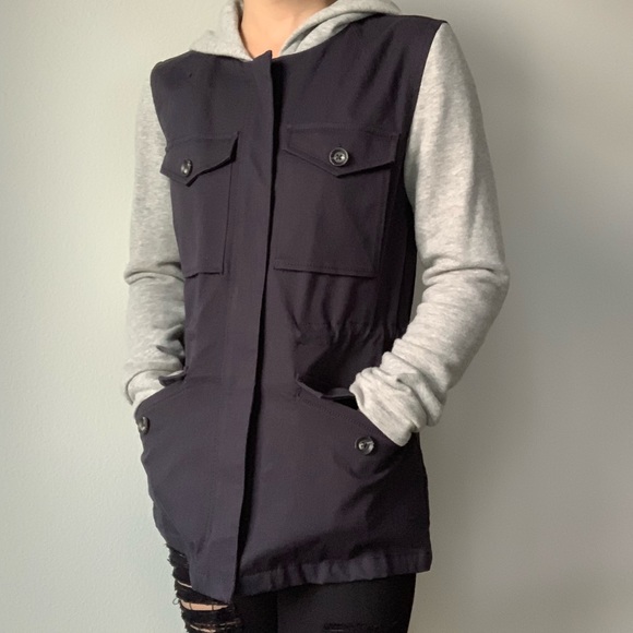 Sweater / jacket - Picture 8 of 8